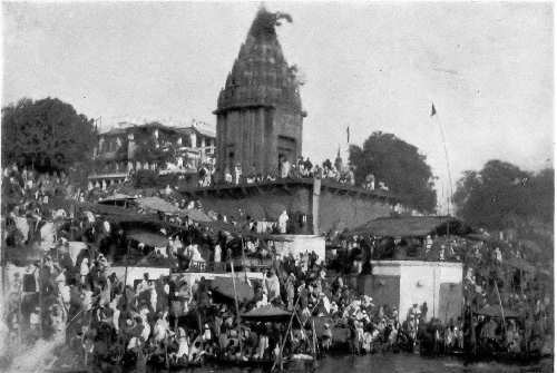 Bathing ghat, Benares