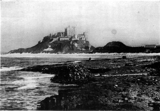 BAMBOROUGH CASTLE, NORTHUMBERLAND.